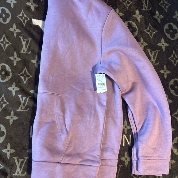 Women’s Sweater - Picture 2 of 2